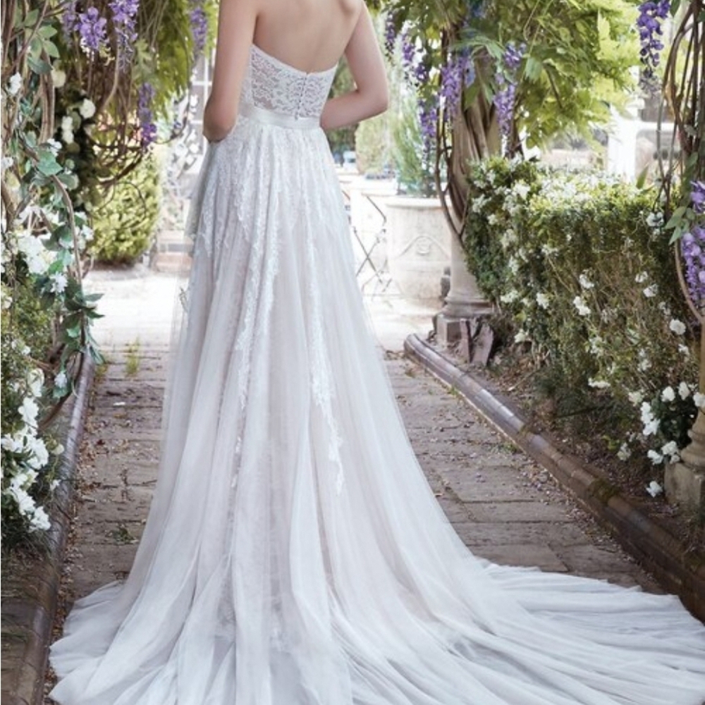 Maggie Sottero Ivory Lace Wedding Gown - Picture 5 of 5